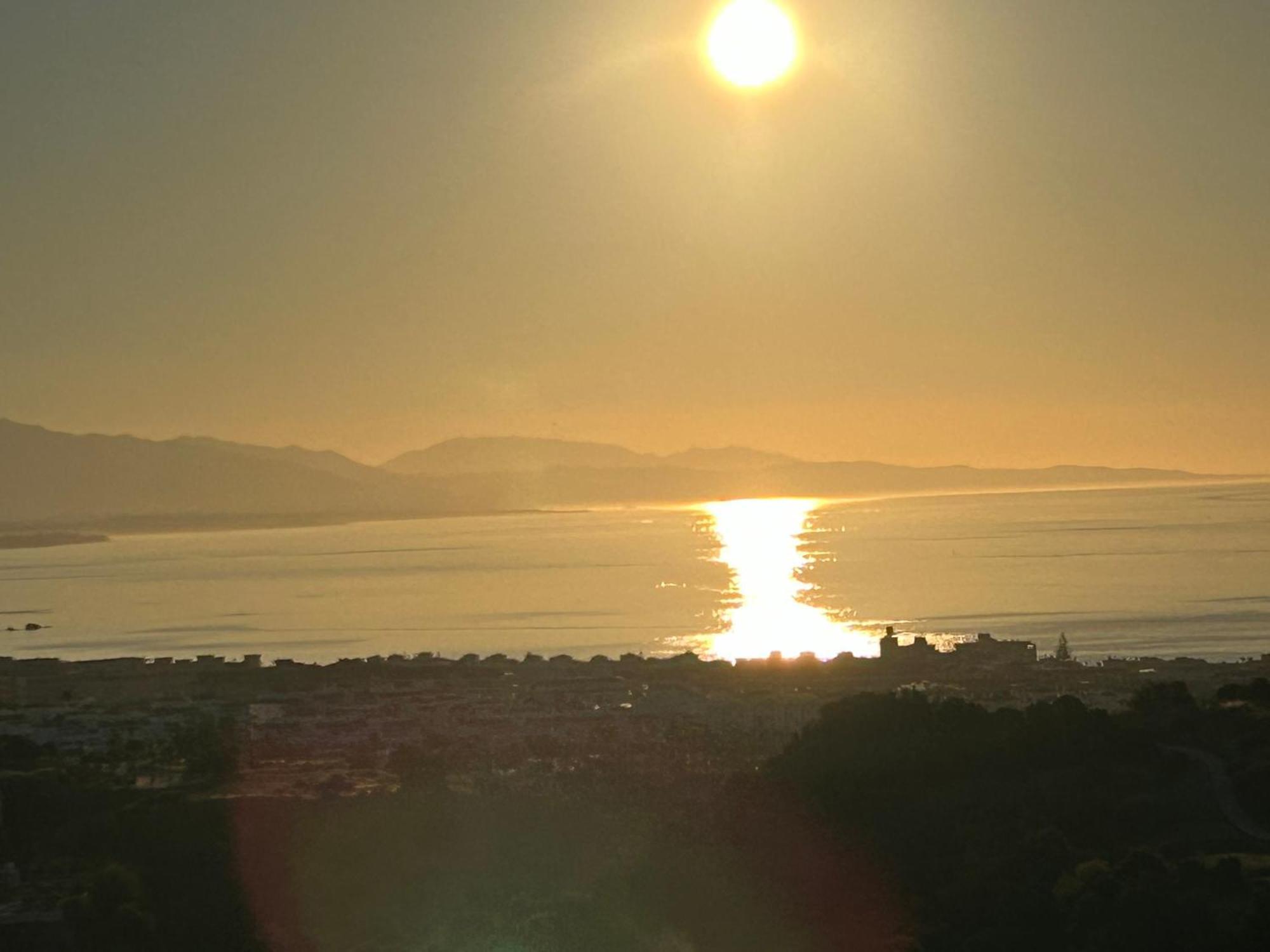 2 Bed Penthouse Apartment Manilva Dış mekan fotoğraf