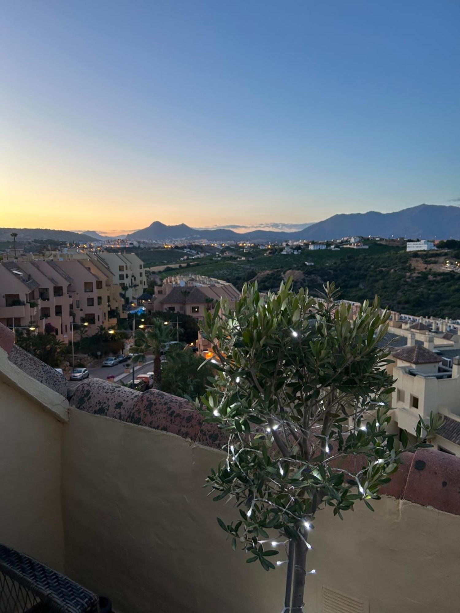 2 Bed Penthouse Apartment Manilva Dış mekan fotoğraf
