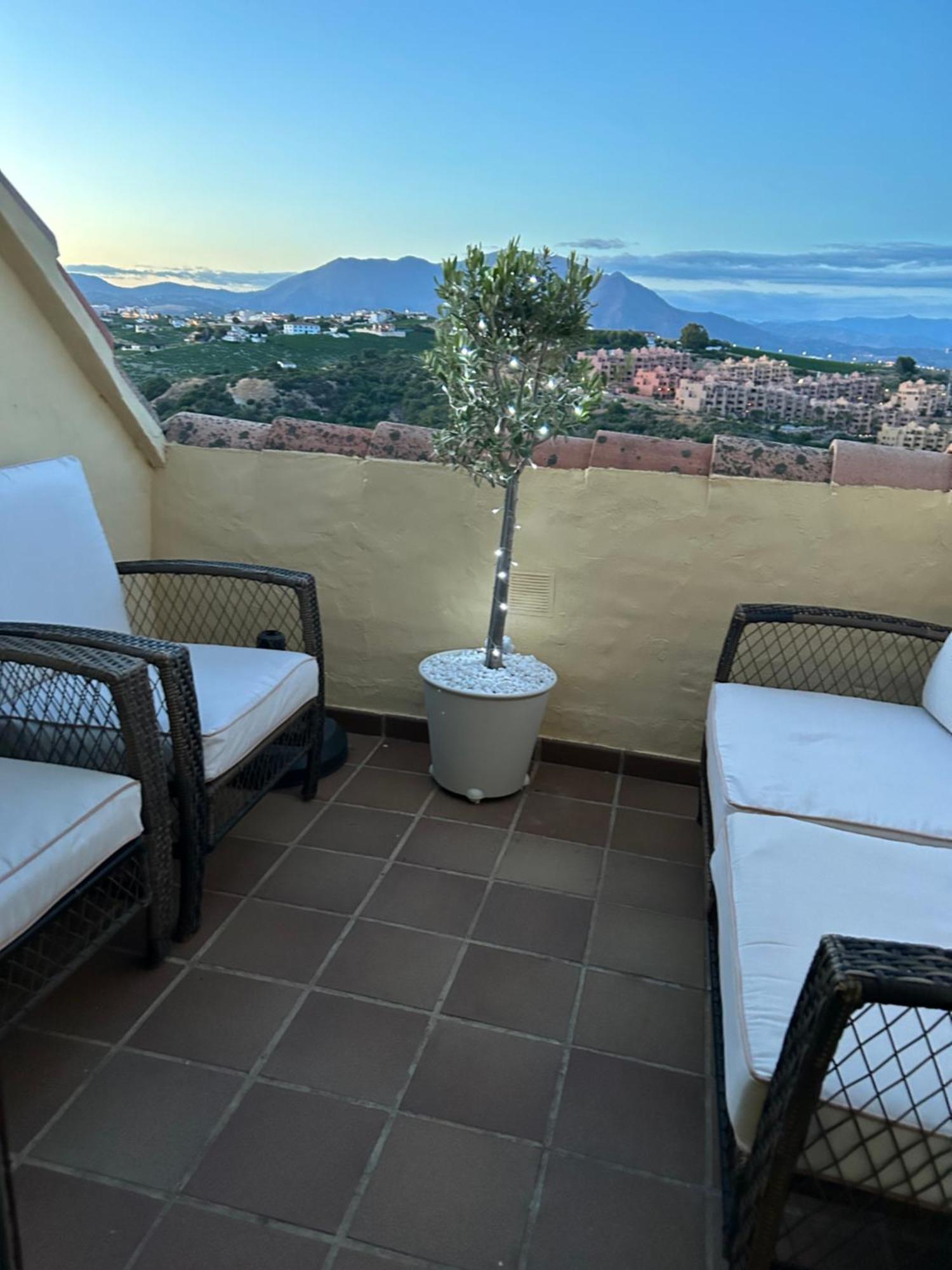 2 Bed Penthouse Apartment Manilva Dış mekan fotoğraf