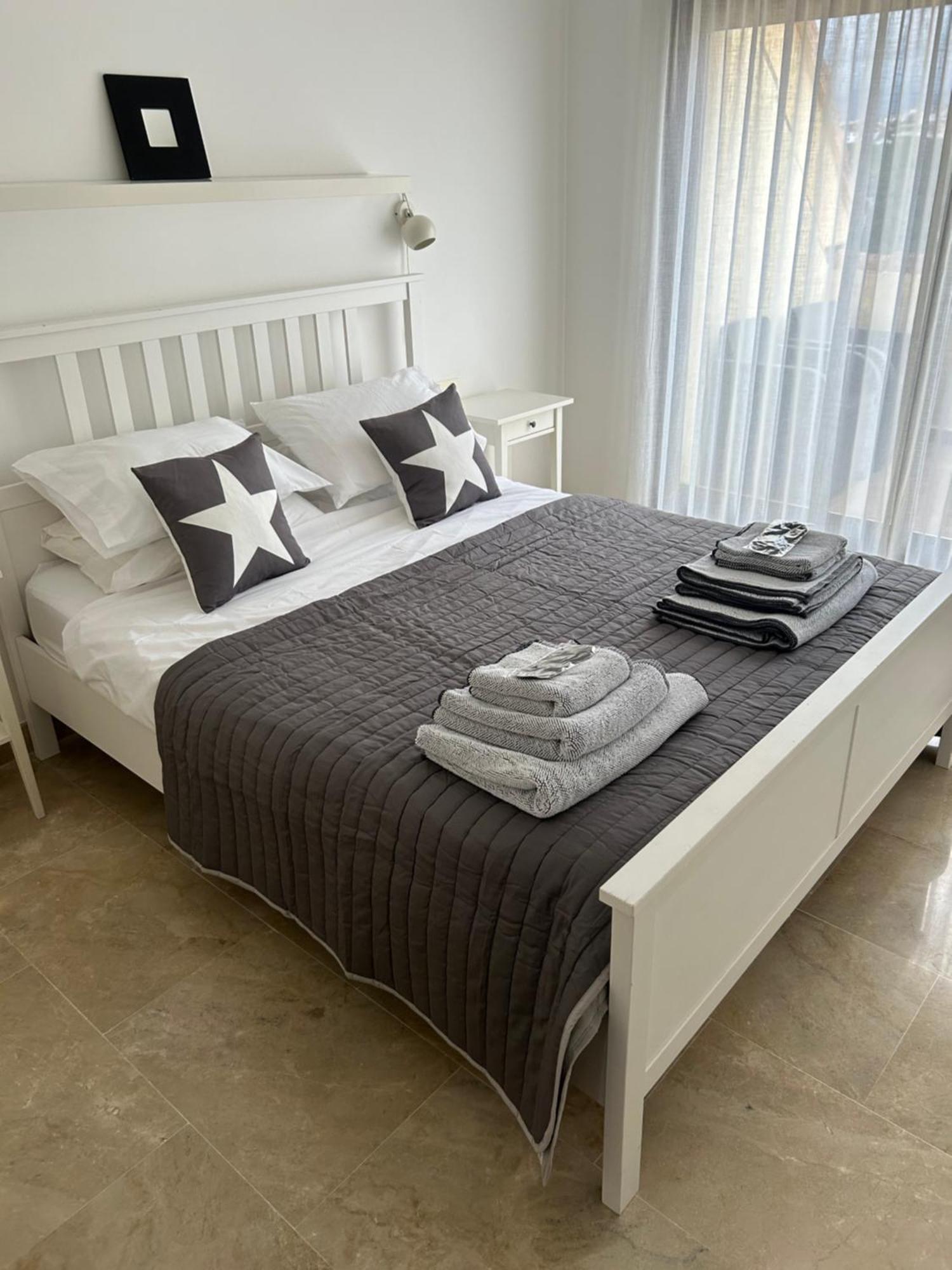 2 Bed Penthouse Apartment Manilva Dış mekan fotoğraf